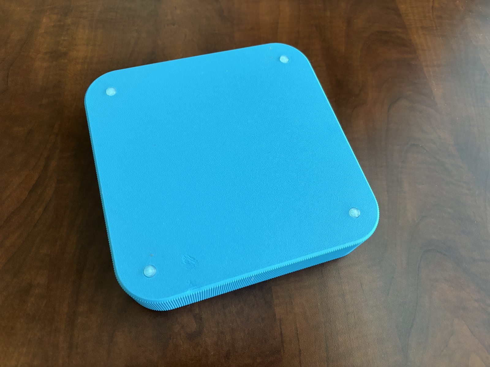 Mac Studio BASIC Stand: Anti-slip base