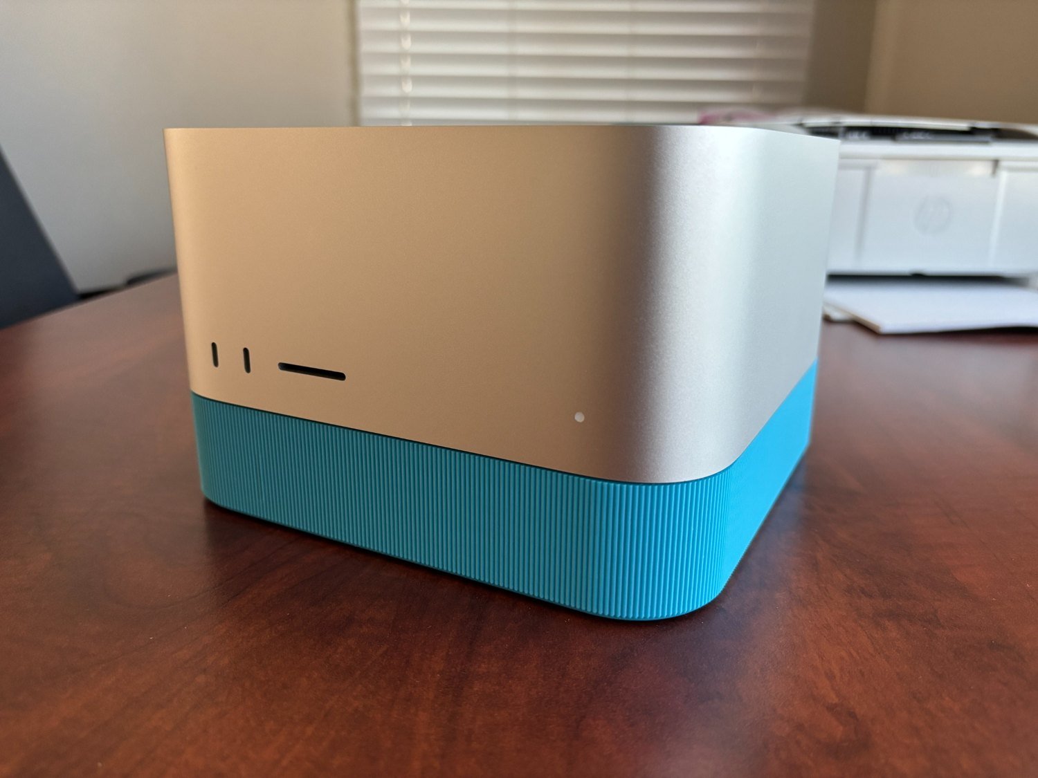 Mac Studio stand in blue